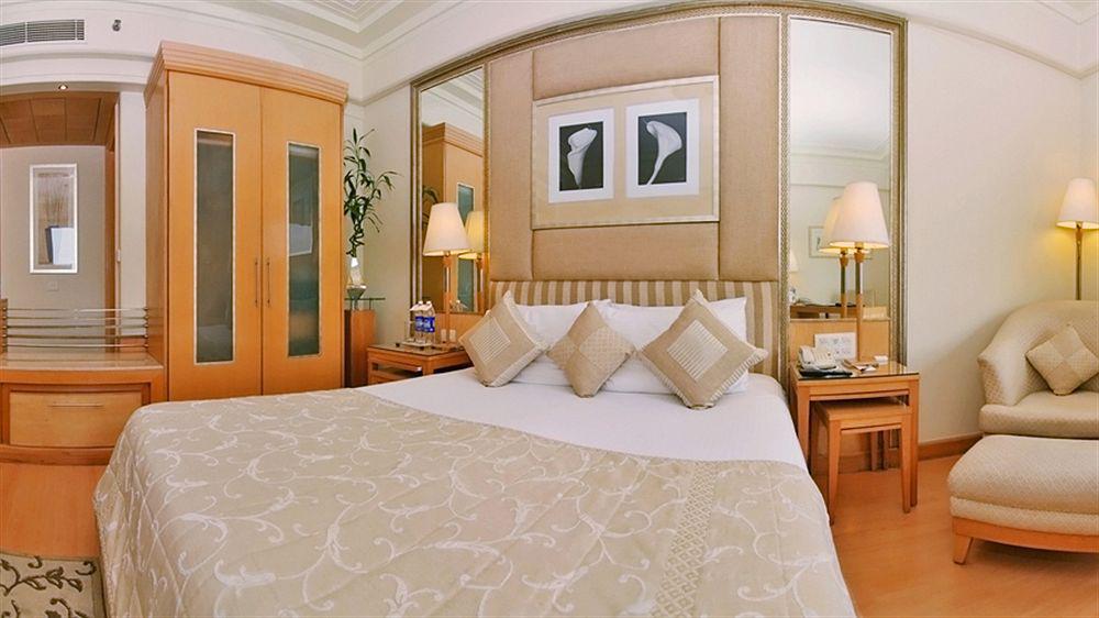 Hotel Park Plaza Gurgaon Exterior foto A room at the Taj Bengal